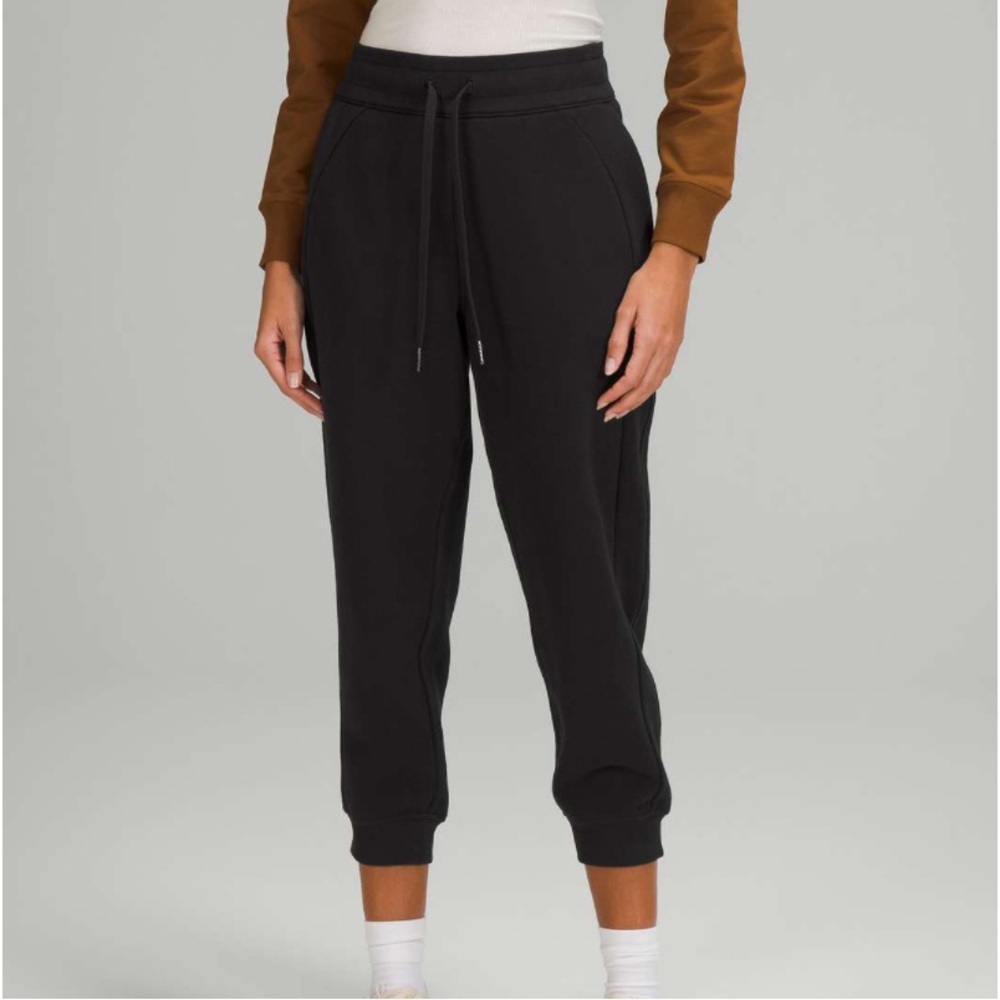 Lululemon Scuba High-Rise Cropped Jogger, Black, Size 18